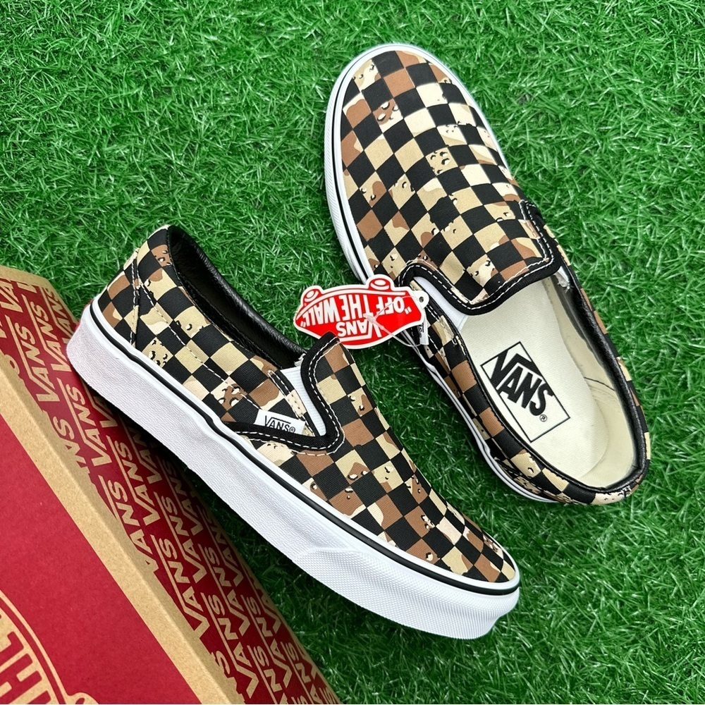 Vans Classic Slip On Camo Desert tags have been removed and‎ worn a few times - Picture 7 of 7